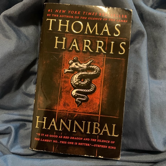 Hannibal by Thomas Harris Book - Picture 2 of 7